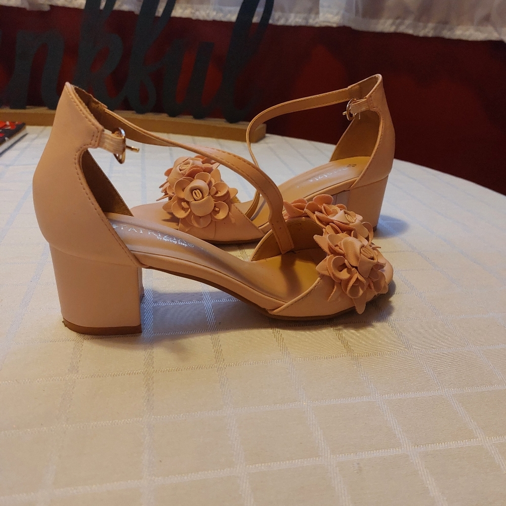 Pink Heels - Picture 2 of 4